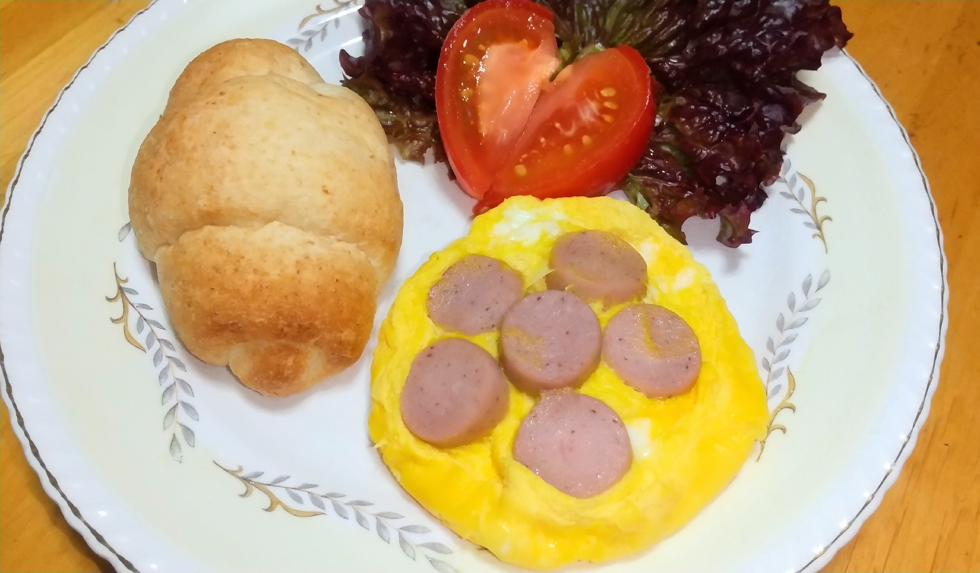 朝から楽しい食卓に～レンジで作るお花の卵焼き～