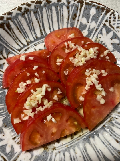 トマト、大きかったので、半分にカットしました♪
しばらくすると、汁が出てきて、それが美味しかったです♪
ヨーロッパのおしゃれなレシピ、ありがとうございました♡