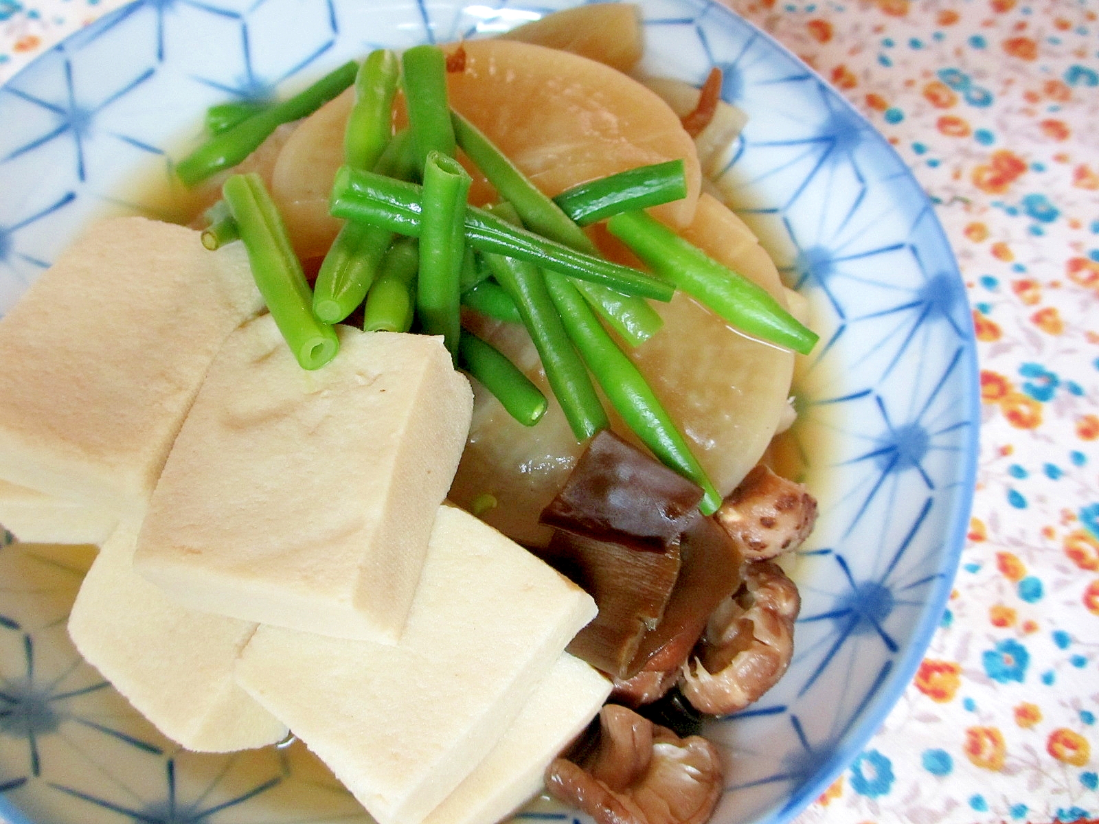 大根と高野豆腐の炊き合わせ