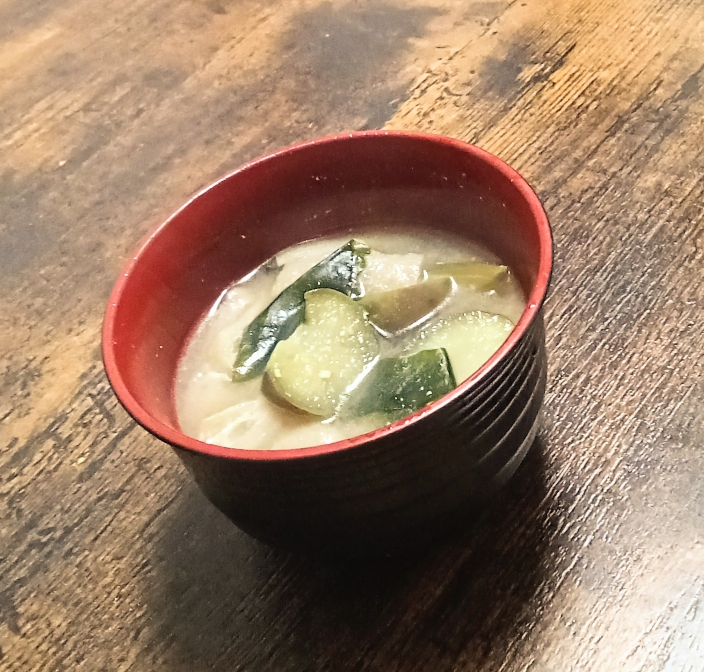 なす・わかめ・薄揚げの味噌汁♪