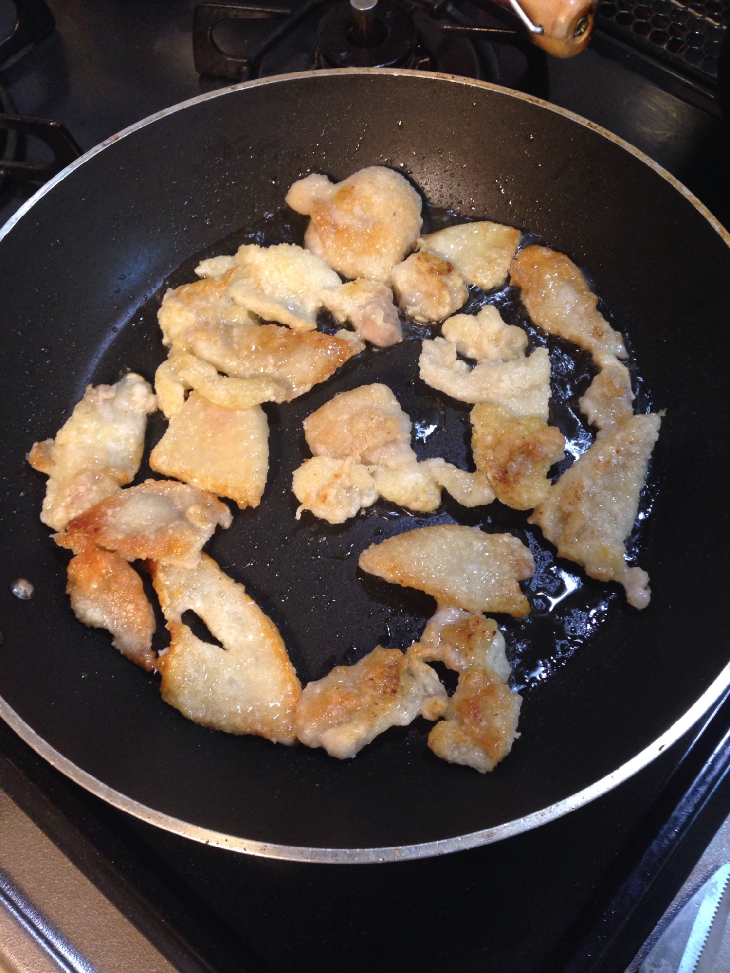 節約！おつまみ！鶏皮パリパリ焼き。