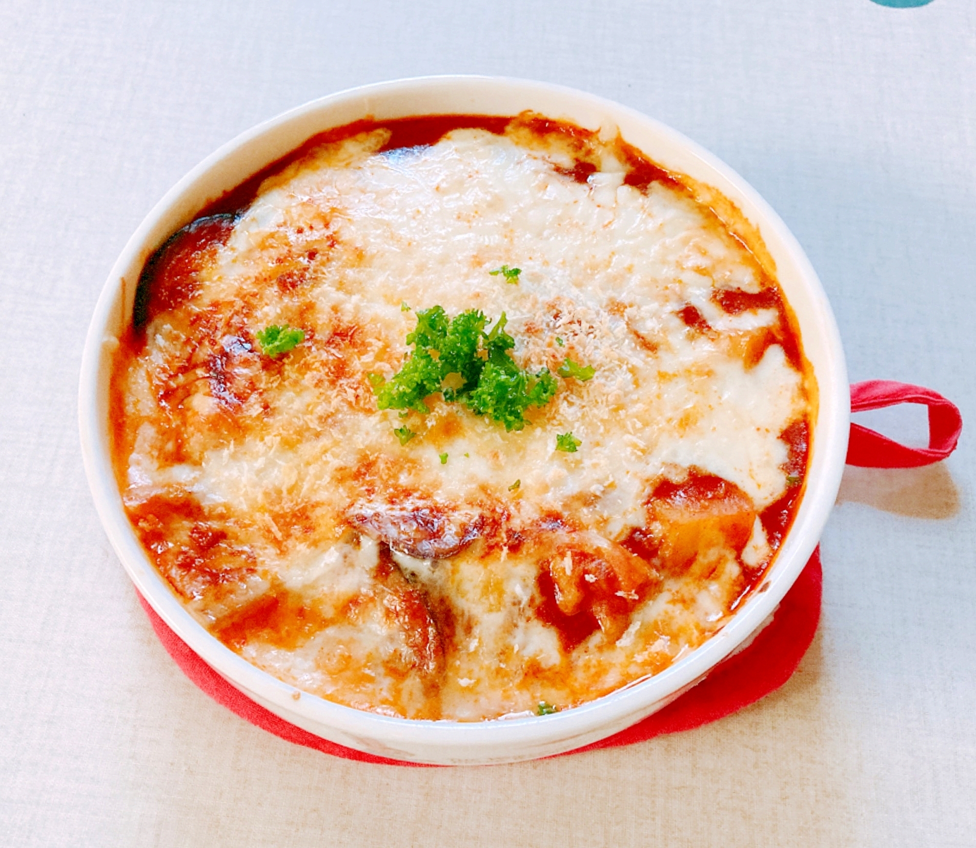 茄子とじゃが芋と鶏肉のトマトソースグラタン