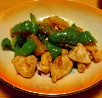 鶏むね肉とじゃがいもとピーマンのオイスター炒め