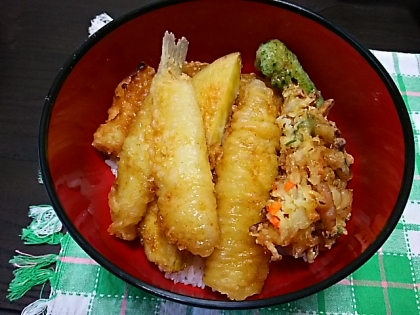 おかげ様で買ってきた天ぷらで、天丼が簡単に美味しく出来ました(≧∇≦)ステキなレシピありがとう御座います。