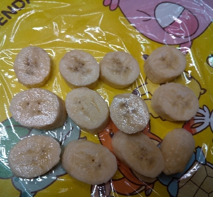 micchyoさん
こんにちは
バナナはすぐに熟してしまうので
冷凍は便利ですね
⊂(･ω･*⊂)