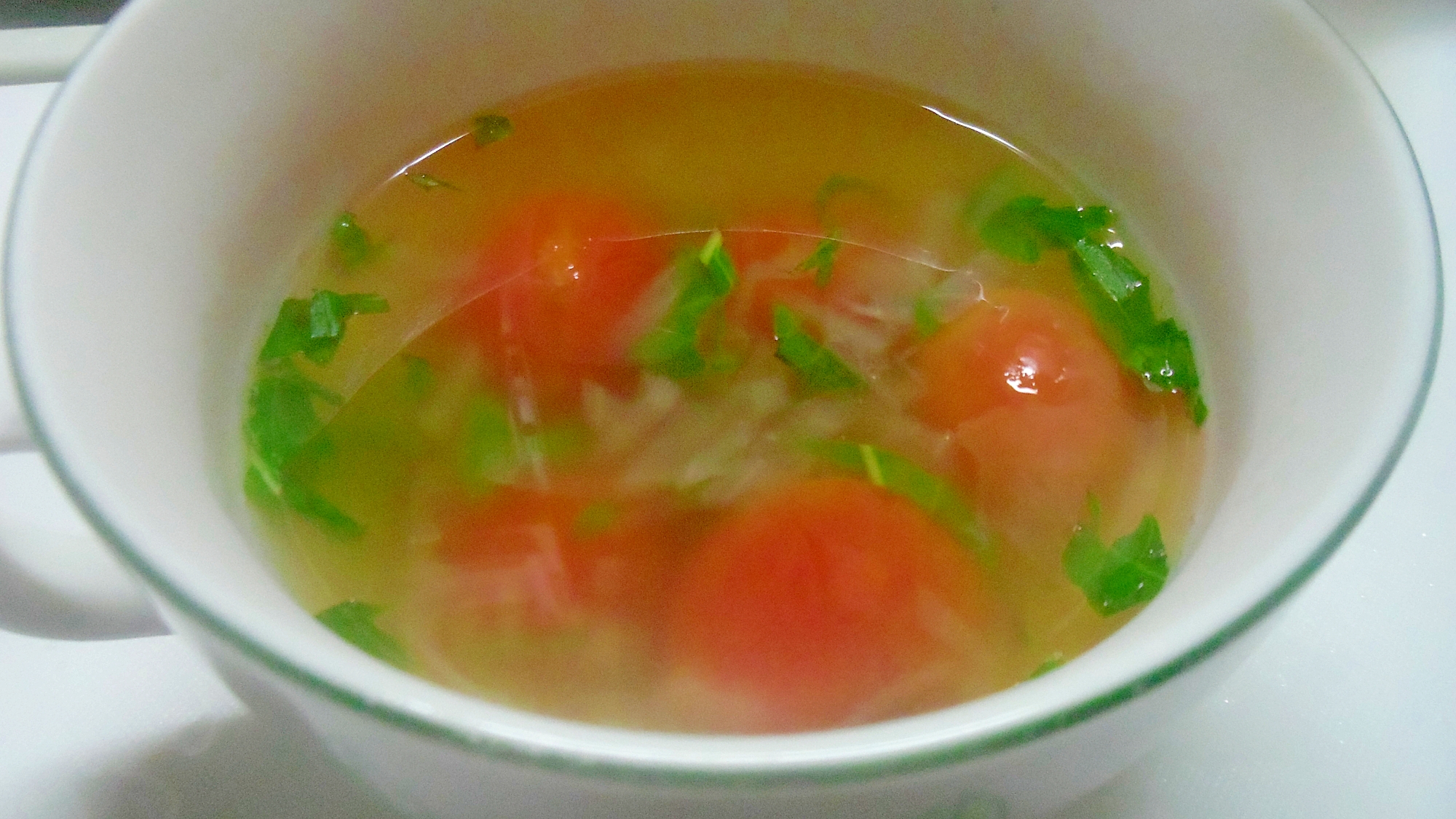 ミニトマトとバジルのスープ