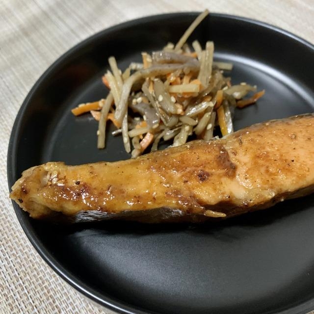 鮭のムニエル ポン酢クリームソース