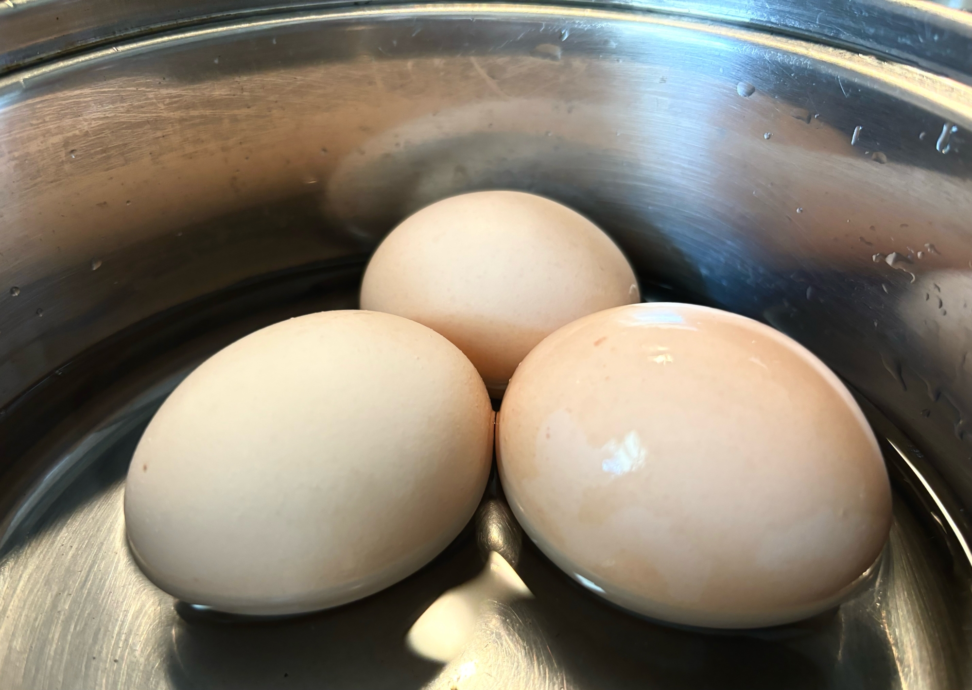 ゆで卵の新常識！少ない水で蒸す