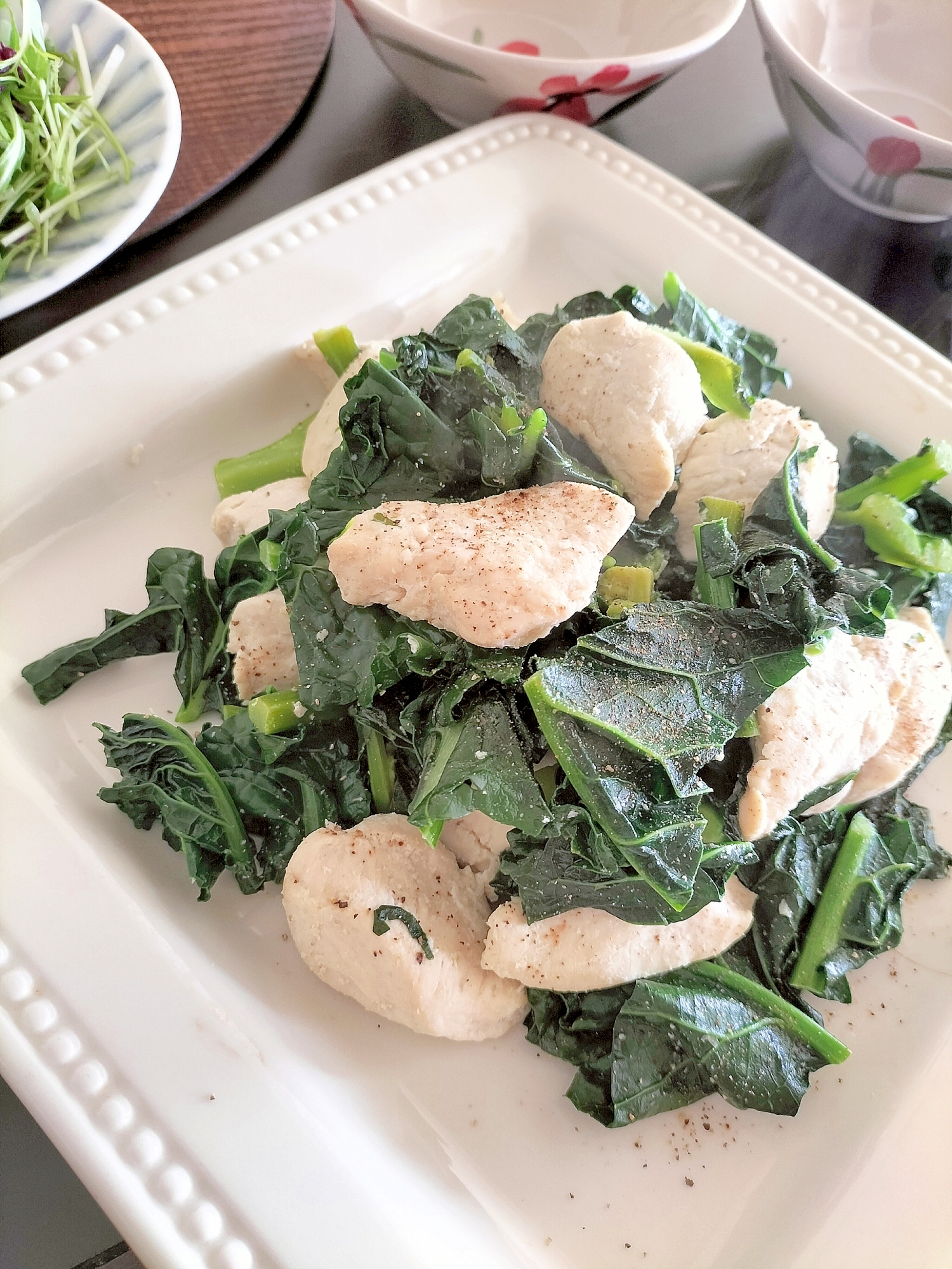 アレッタと鶏肉のほろ苦うま塩炒め♪