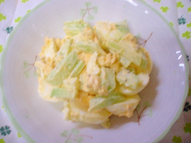 ブロッコリーの茎と粒マスタードマヨで卵サラダ～☆
