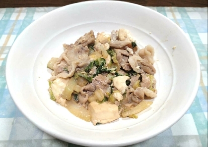 途中から、主人に作ってもらいました。肉豆腐を作りがちな材料ですが、中華風にしても美味しいですね。