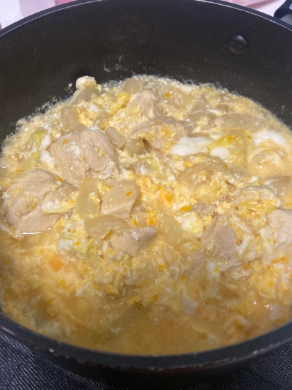 めんつゆで簡単☆鶏肉と白菜の卵とじ丼