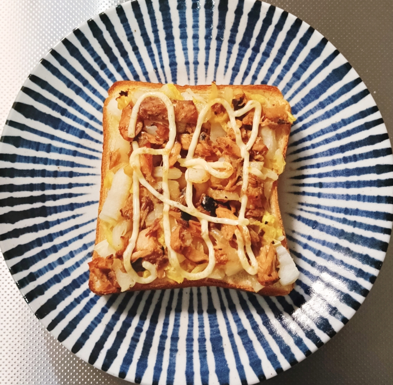 【缶詰で♪】白菜のサバ味噌トースト