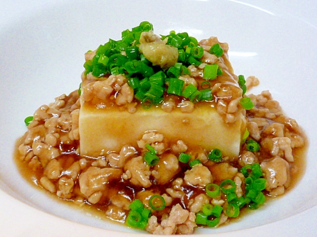 豆腐の鶏そぼろあんかけ　きざみわさび添え