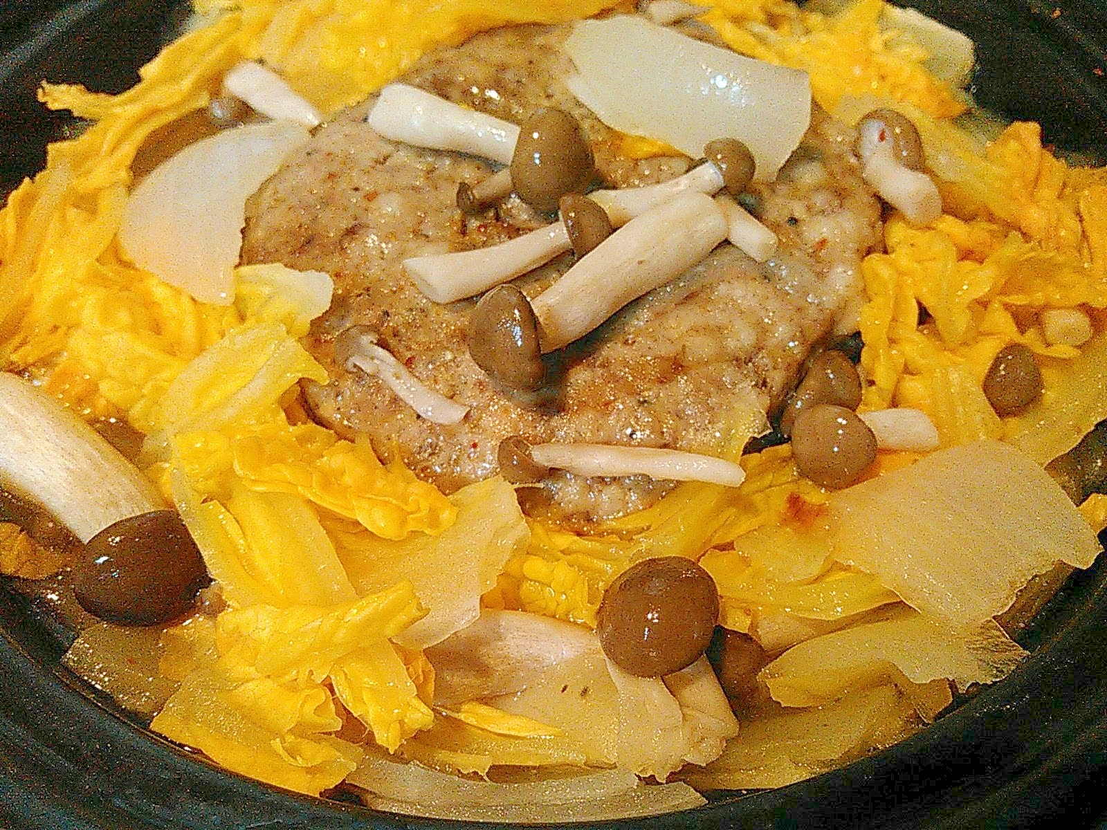 オレンジ白菜しめじ玉ねぎハンバーグ蒸し