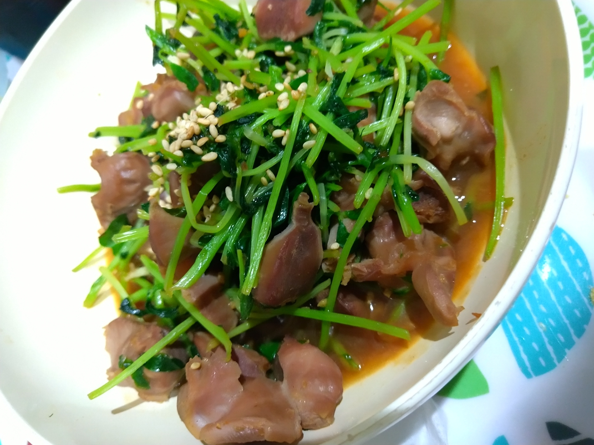 鶏砂肝と豆苗のタレ炒め