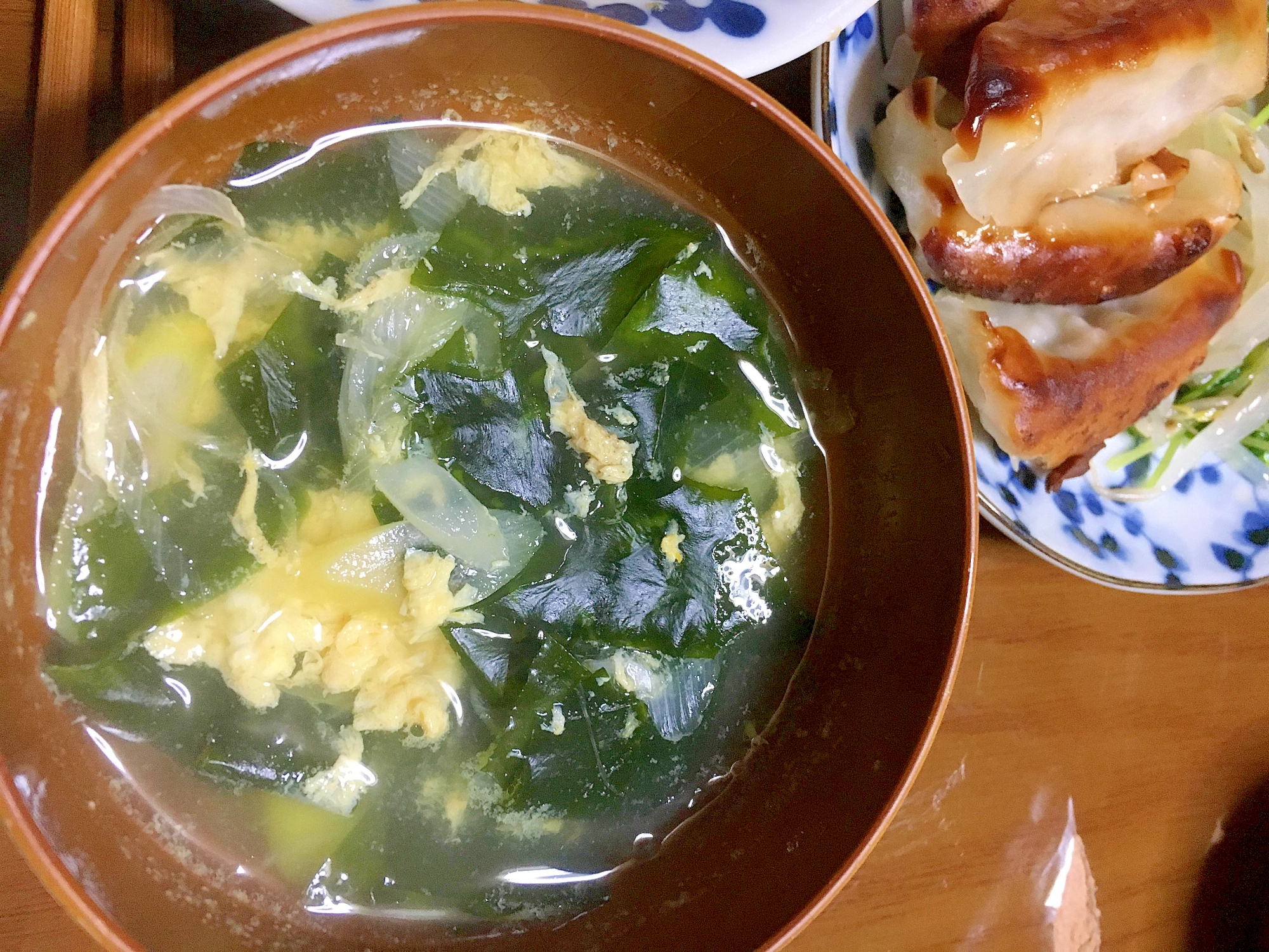 わかめと卵の生姜スープ