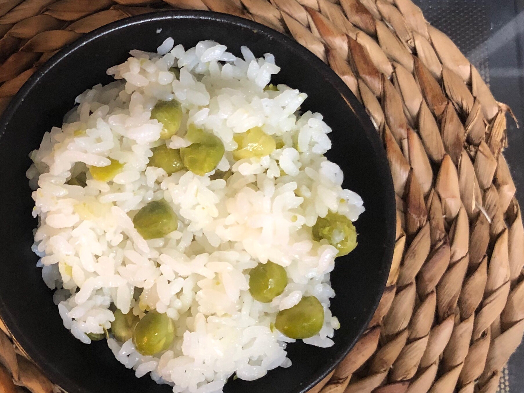 グリンピースたっぷり豆ご飯