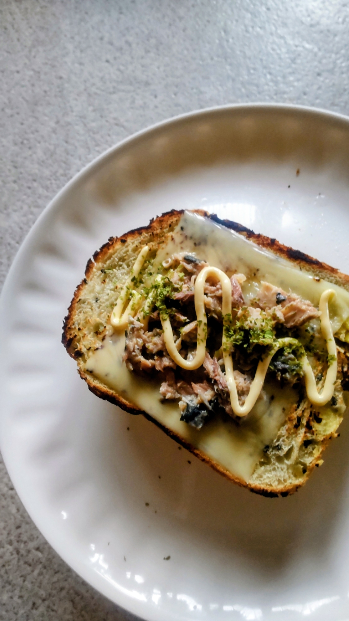 国産チーズ鯖マヨトースト