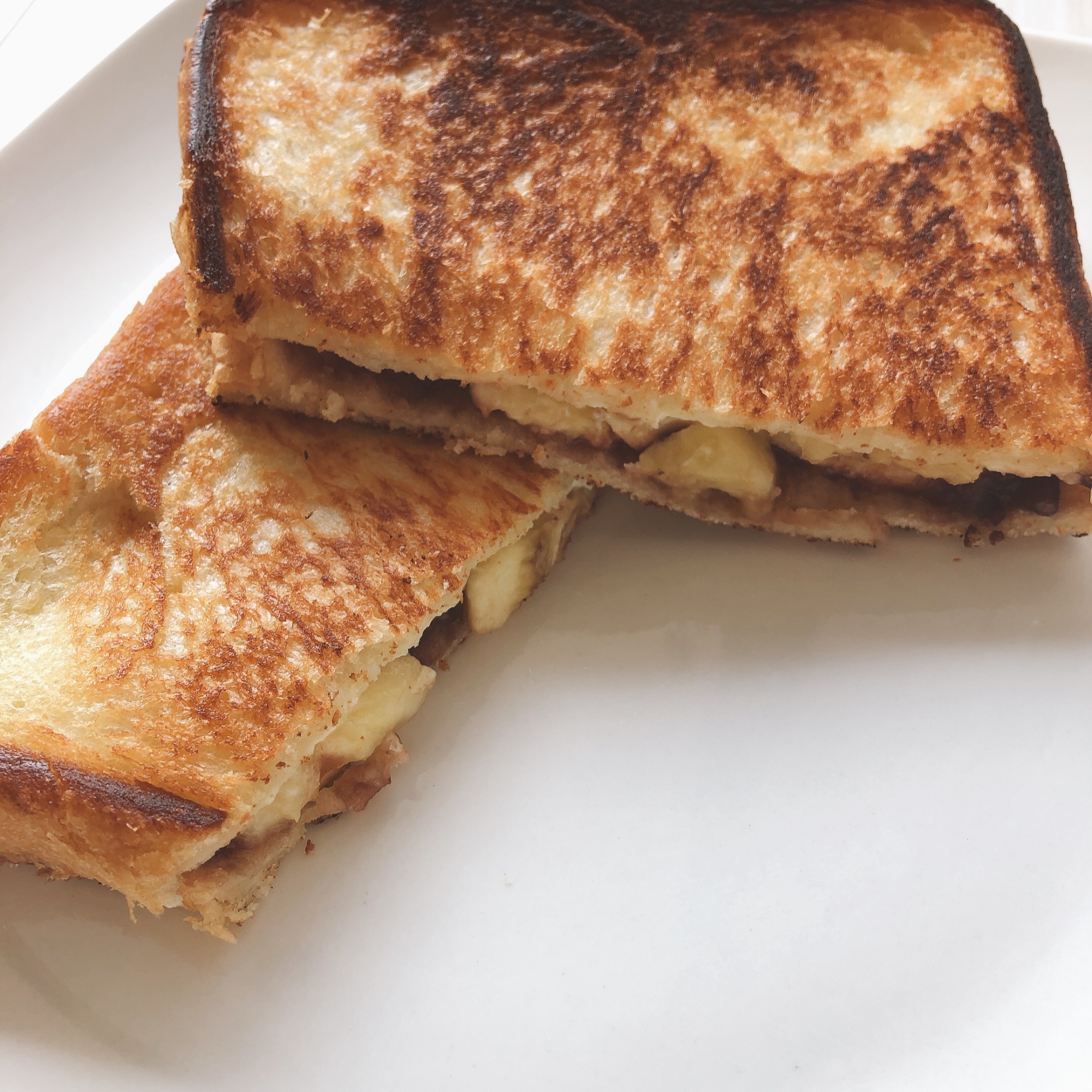 とろける美味しさ!小倉バナナクリチホットサンド