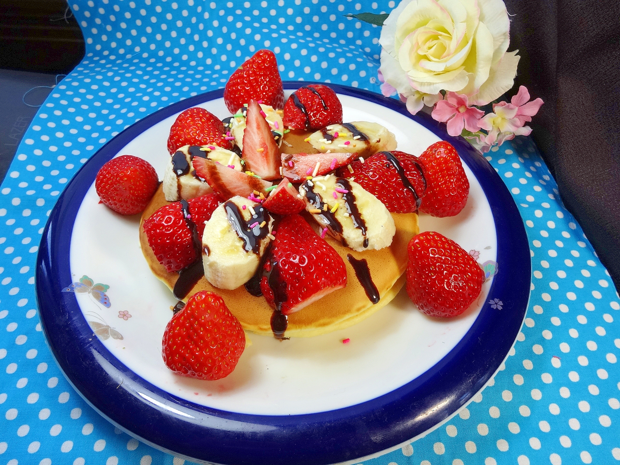 カフェ気分 フルーツたっぷりパンケーキ レシピ 作り方 By くろちび３ 楽天レシピ