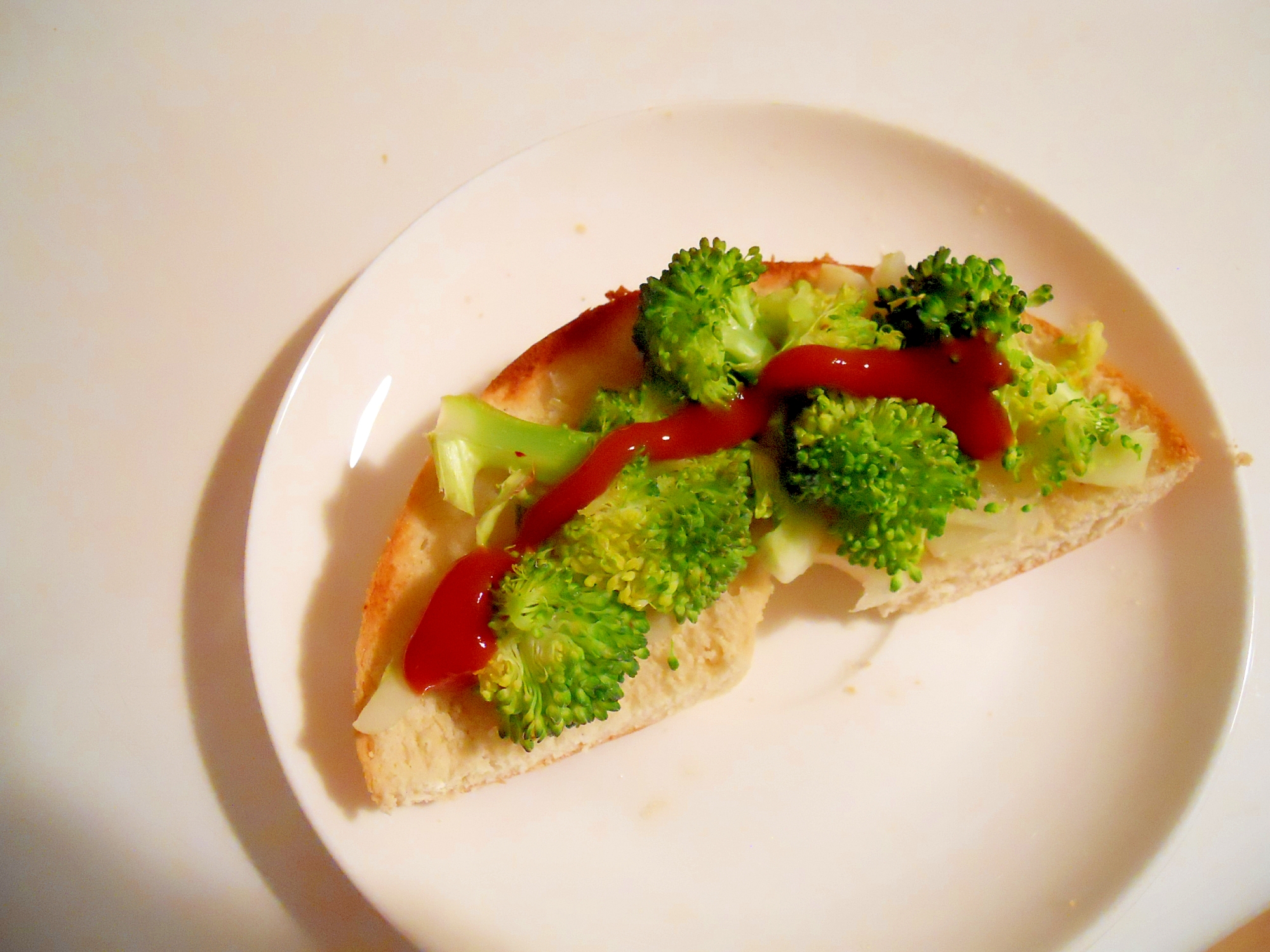 ベーグルで☆玉ねぎとブロッコリー　温野菜トースト