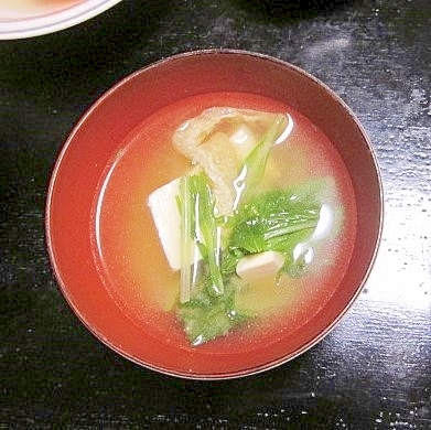 水菜・絹ごし豆腐・油揚げの味噌汁