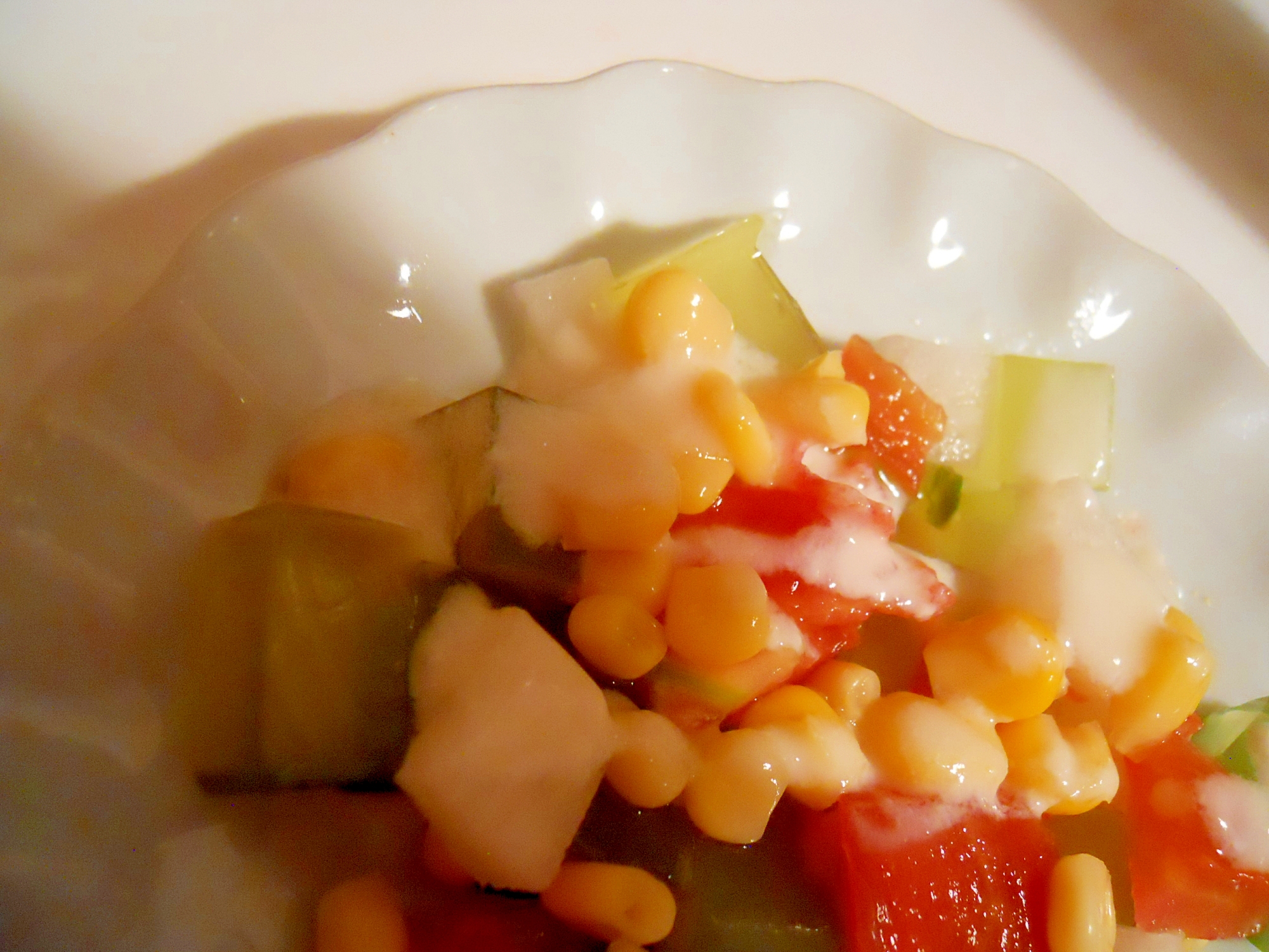 トマト＆コーン＆大根＆青汁寒天で　４色サラダ