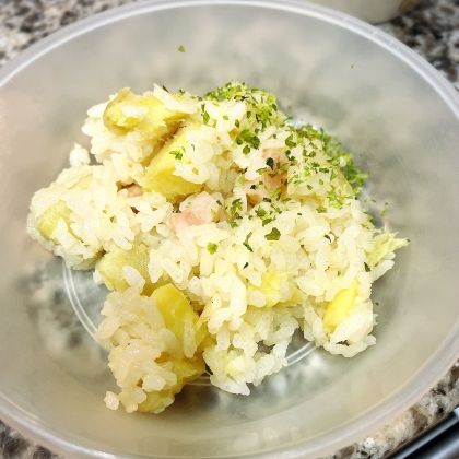 サツマイモとベーコンの洋風炊き込みご飯♪