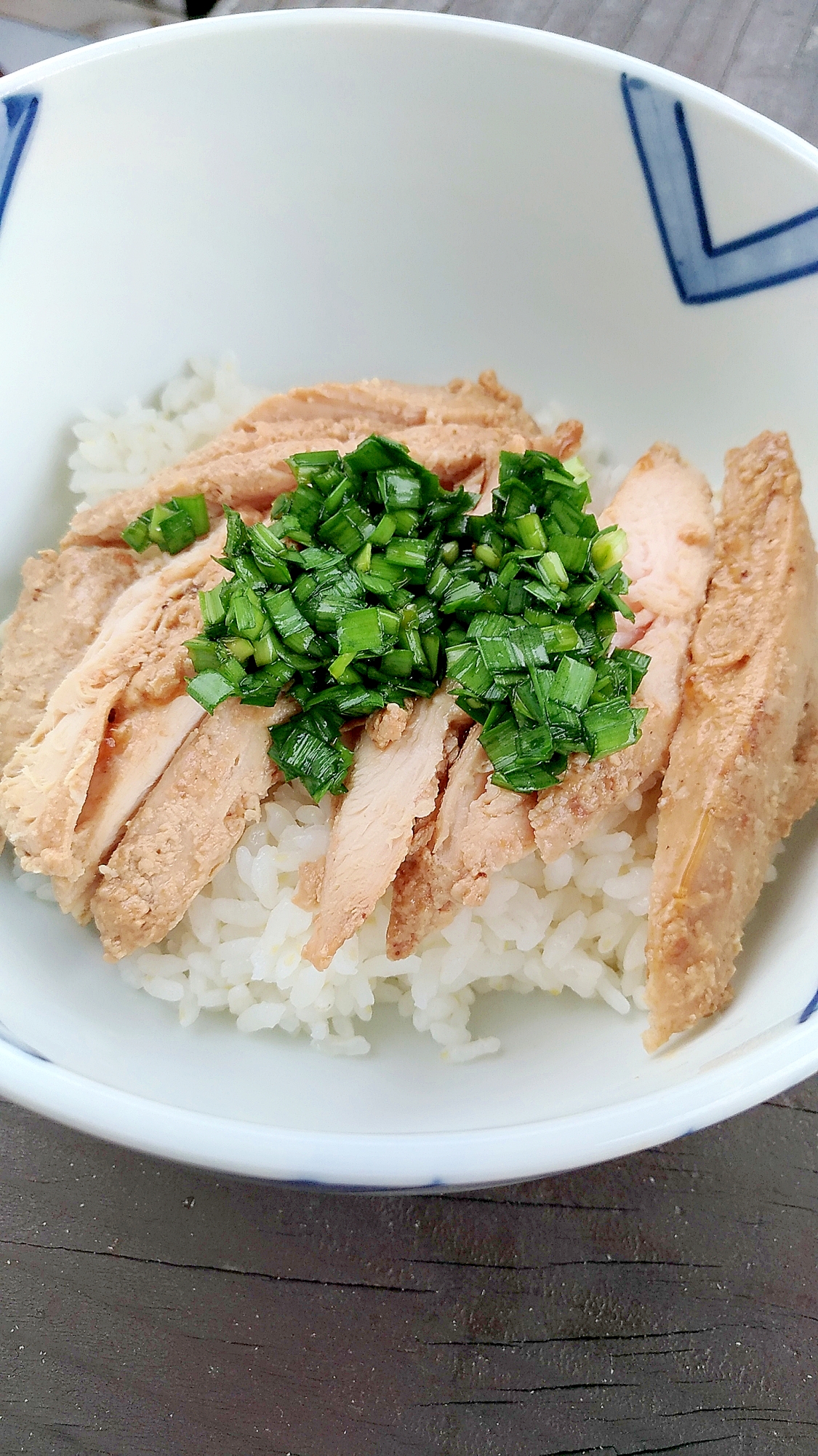 鶏むね肉の甘酒味噌とにら醤油のヘルシー丼