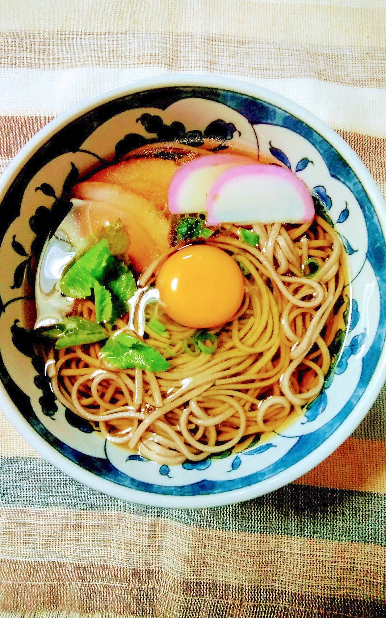 月見と合鴨（スモークハム）の蕎麦