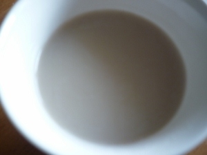 cachecacheさーんヽ(^。^)ノ今回は常備の麦茶で濃くできなかったのですが、あっさりと～でも、ミルク&蜂蜜が妙に麦茶と合っていいですね♪温まりました♡