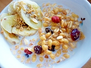 ホットミルクで バナナ フルーツグラノーラ レシピ 作り方 By Megmako 楽天レシピ