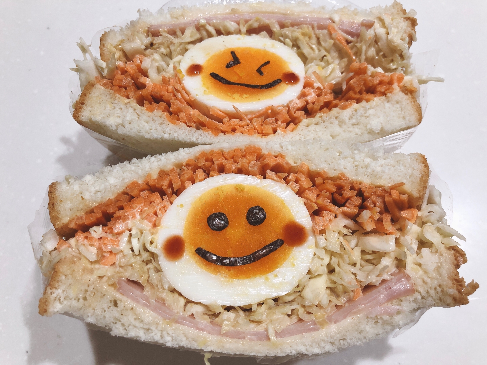 お弁当を開けるとにっこり☺可愛いサンドイッチ