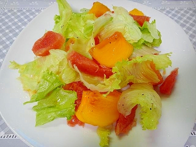グレープフルーツと柿レタスのサラダ