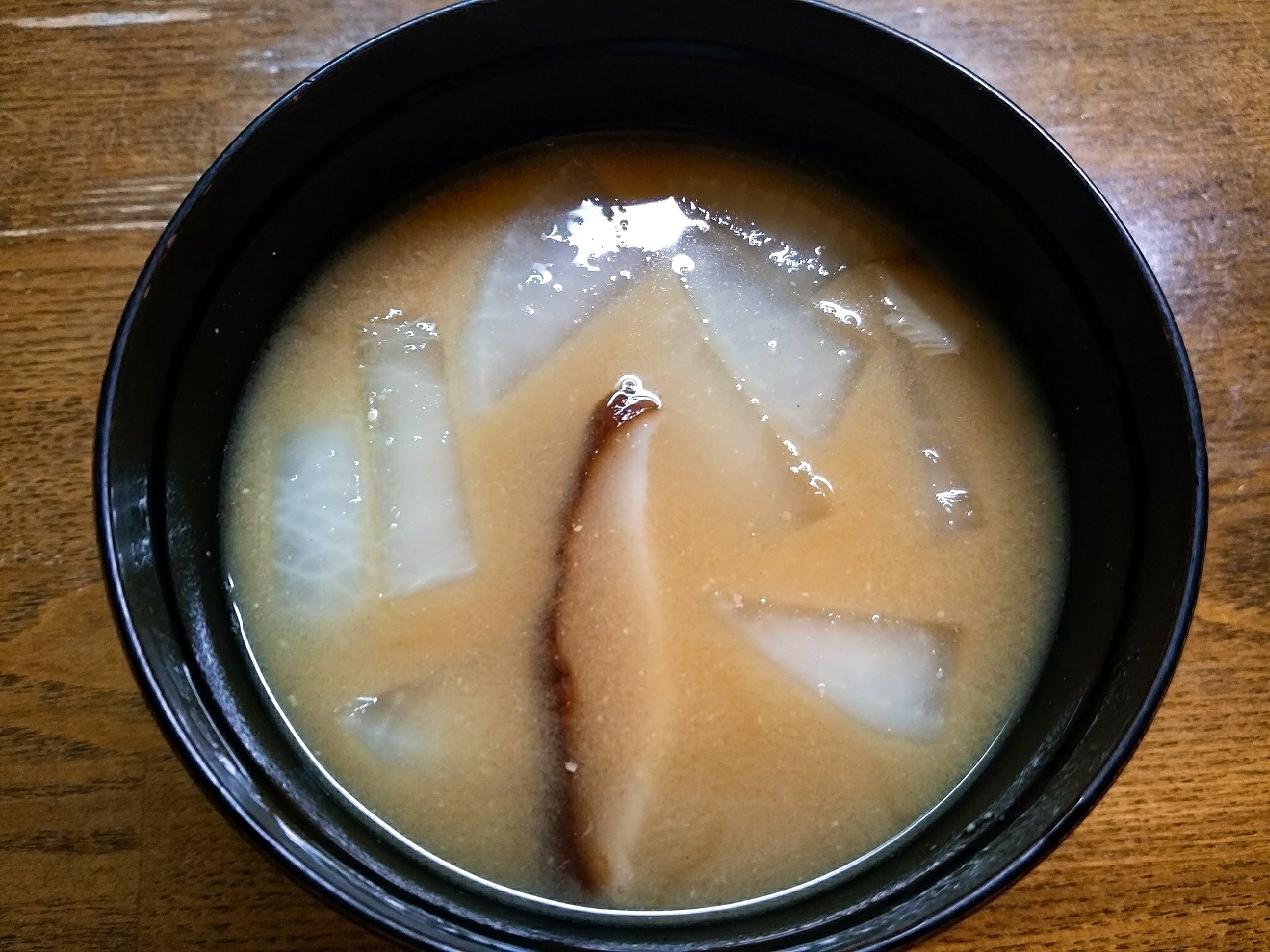 大根と干し椎茸の味噌汁