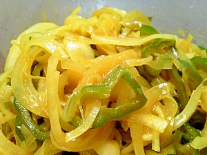 カレー粉で!玉ねぎとピーマンのカレー風味マリネ