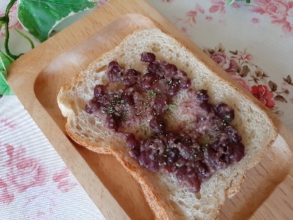 あんこと抹茶のトースト