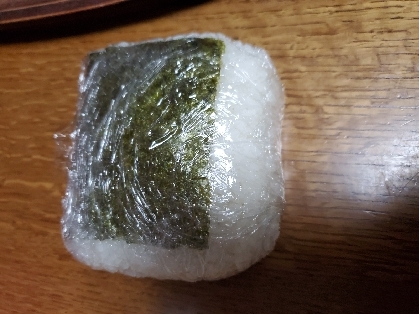 メンチおにぎりサンド