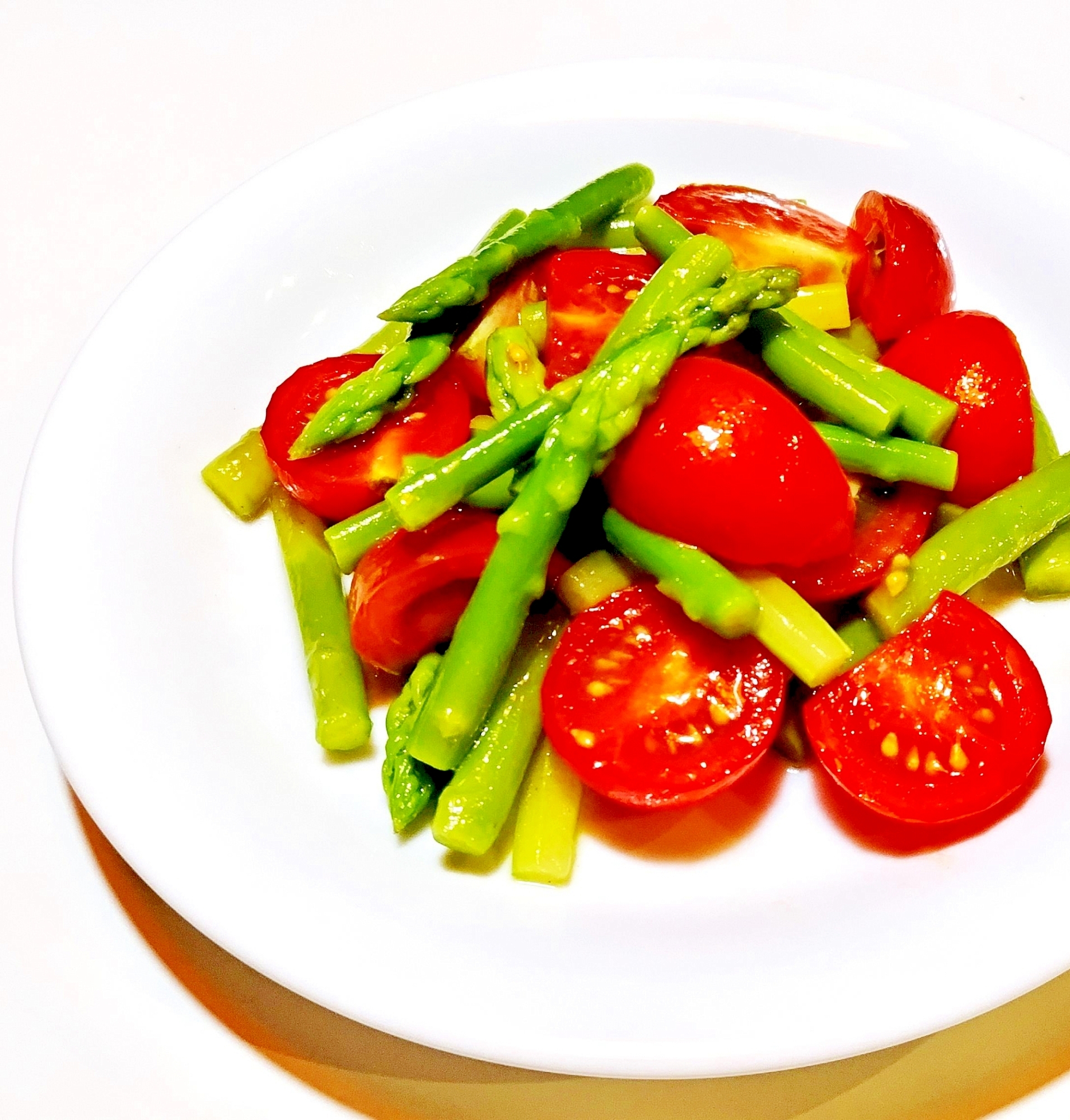 アスパラとトマトのサラダ