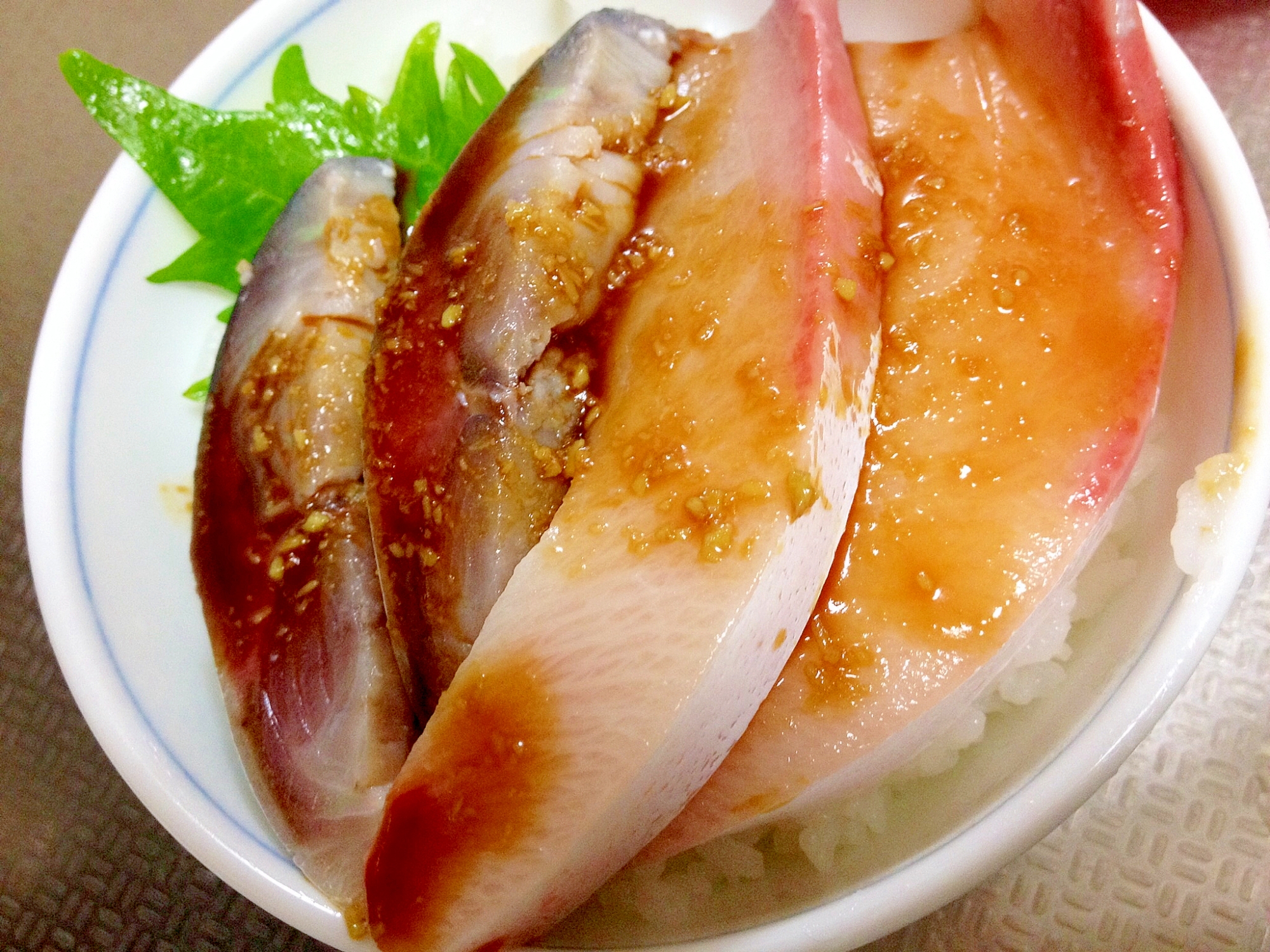 ブリトロと鯖きずしの海鮮丼