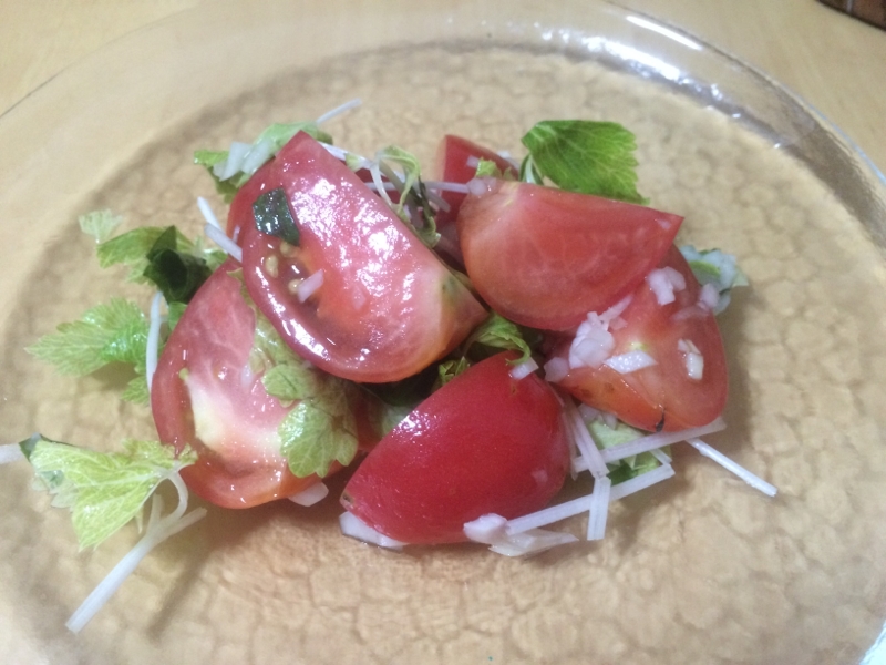 トマトとベビーセロリのサラダ