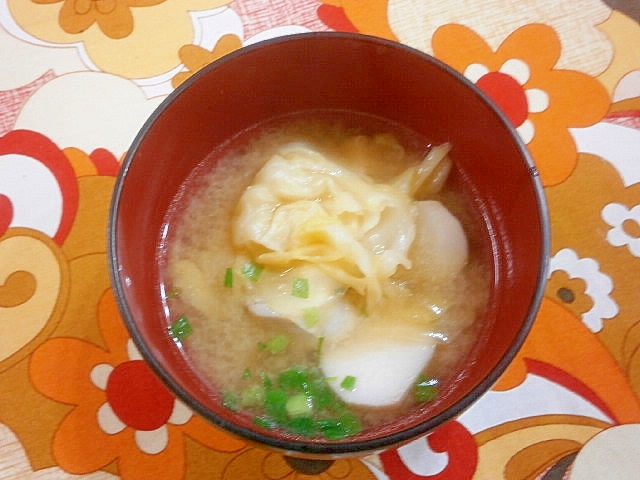 里芋・キャベツの味噌汁