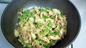 豚肉で青椒肉絲 ～野菜たっぷり、野菜の使い切りにも