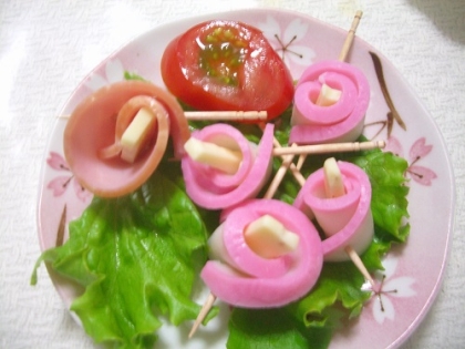 とても作りが下手で薔薇とは思えませんがお料理のポイントとして観た目も良く食卓も賑やかに成りますね
美味しく頂きました、
ごちそうさん！