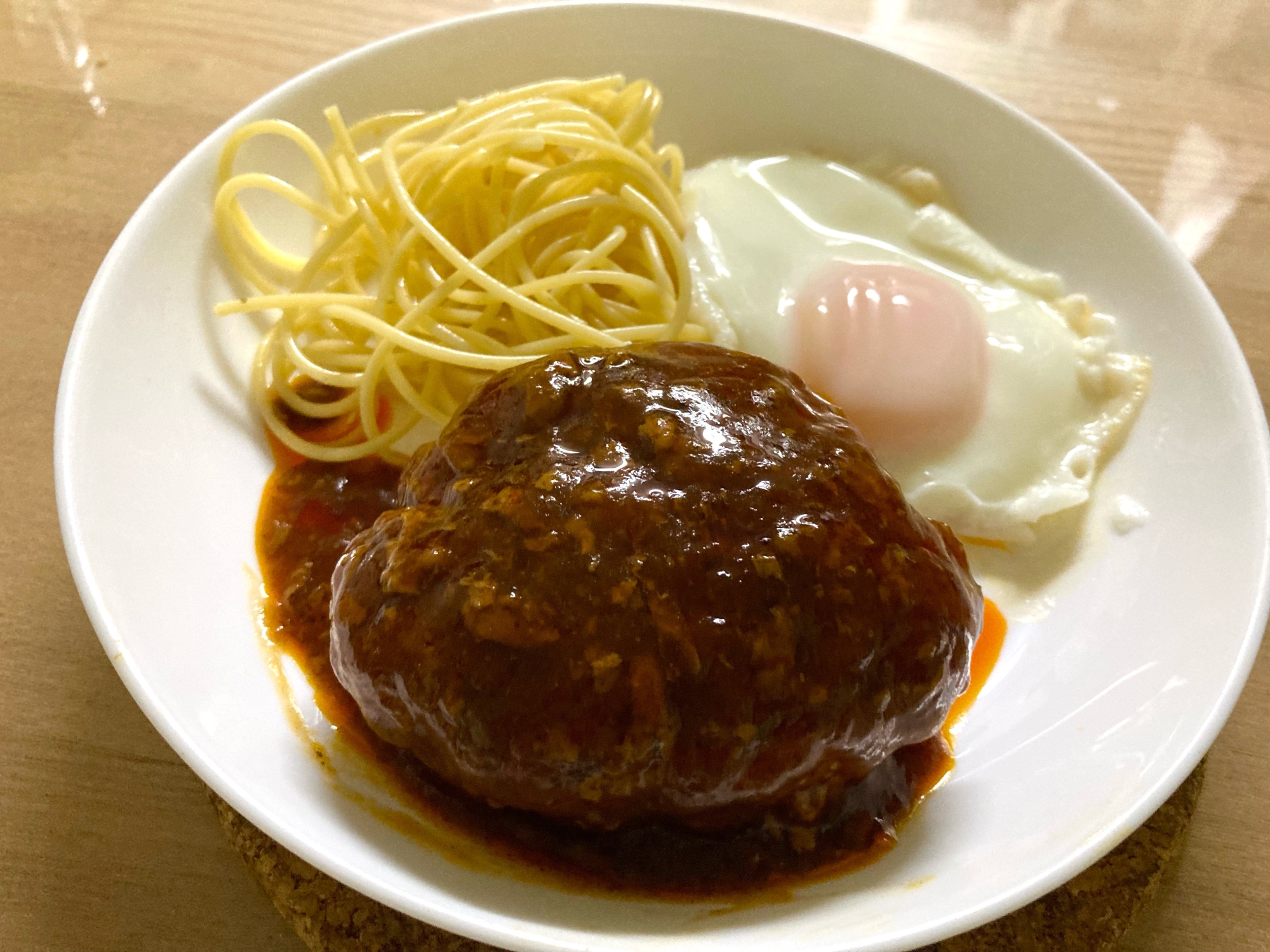 豆腐でふんわり〜煮込みハンバーグ