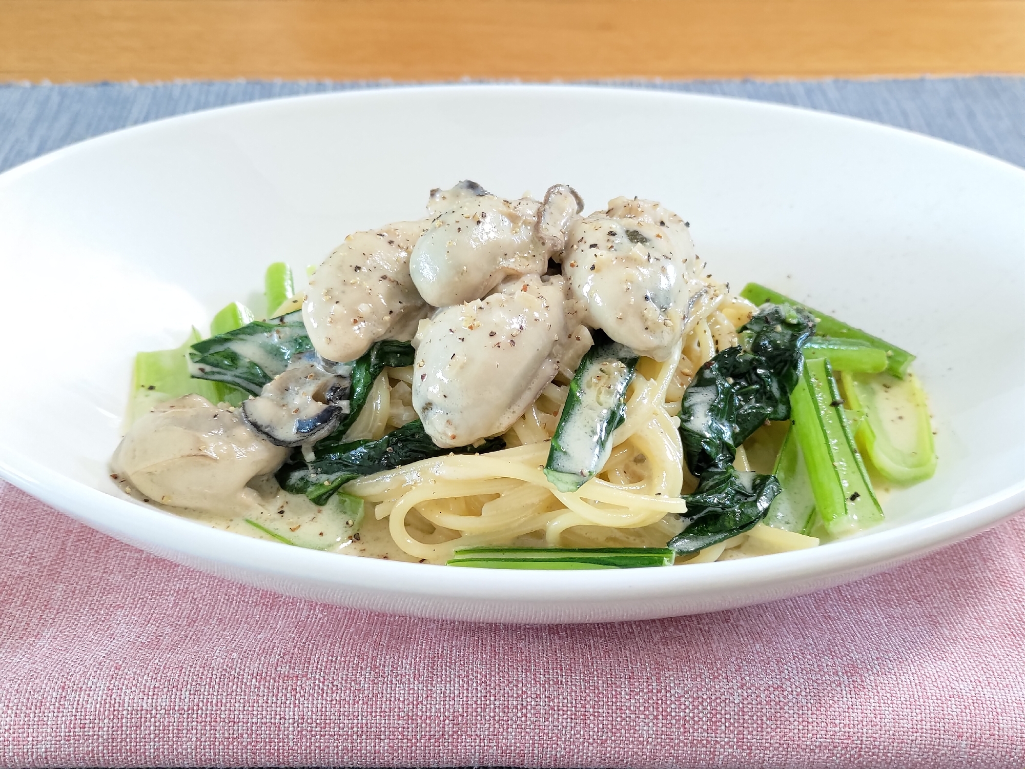 牡蠣と小松菜のクリームパスタ