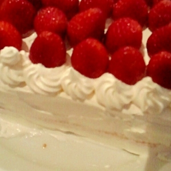 苺たっぷり四角いケーキ レシピ 作り方 By 桃直 楽天レシピ 苺たっぷり四角いケーキ レシピ 作り方 By 桃直 楽天レシピ