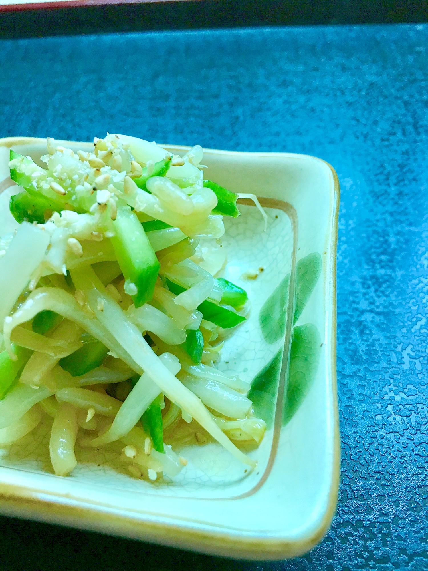 もやしとキュウリの塩ラーメン味