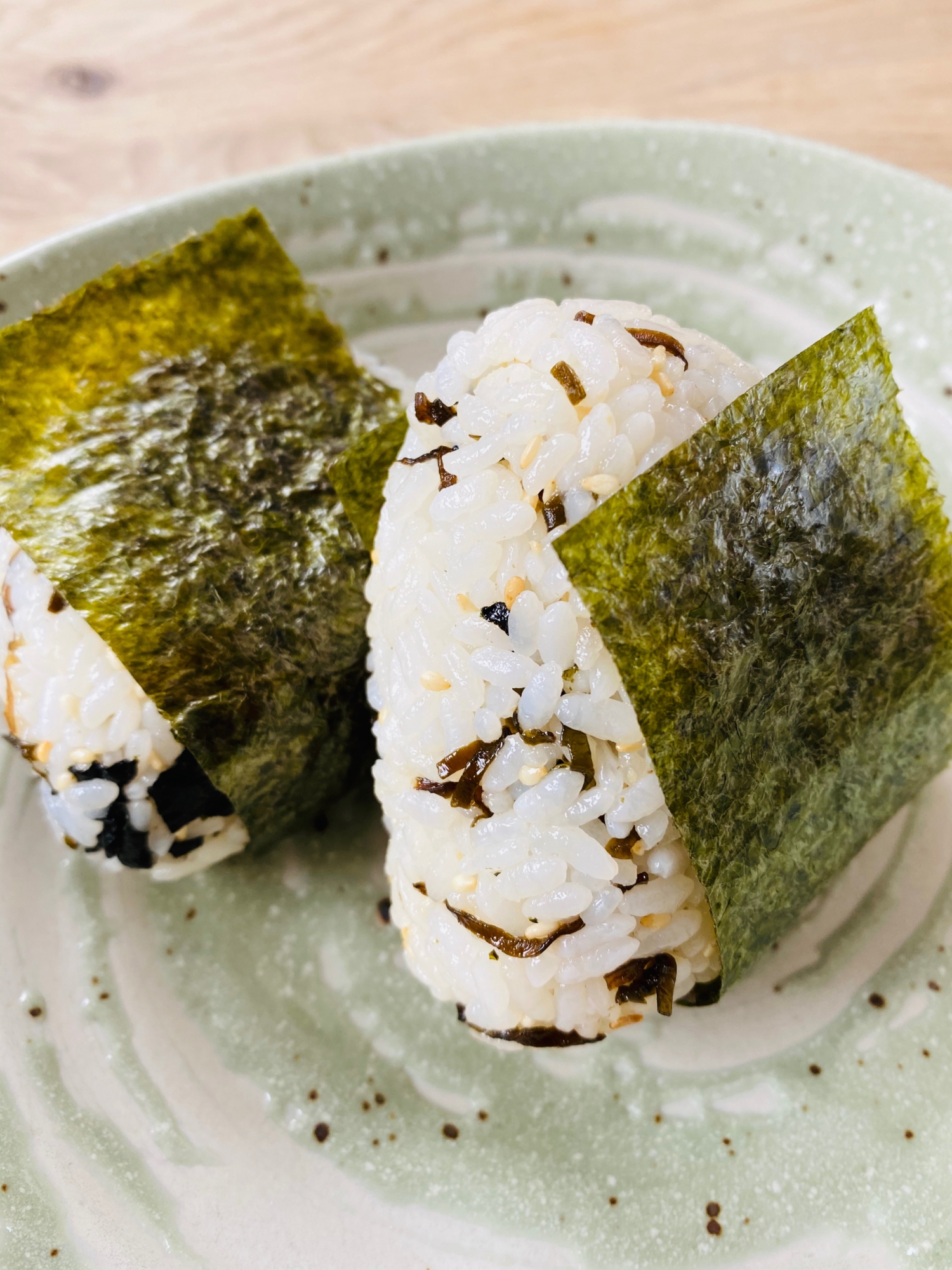 塩昆布と味付け海苔のおにぎり